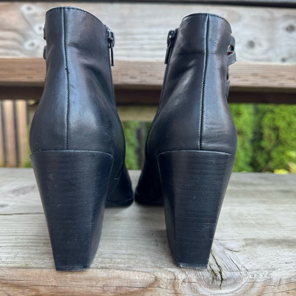 Aldo Alenama Black Leather Cut Out Black Heel Anke Boots Size 6.5 - Picture 4 of 12